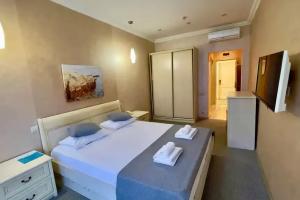 Dvuhmestnyy nomer s 1 krovatyu Polulyuks Apartments, Sochi