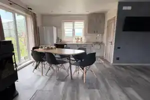 Dom Chalet v okruzhenii gor