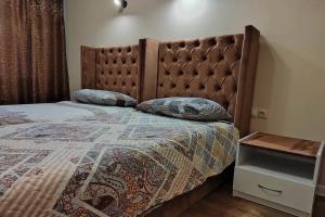 Dvuhmestnyy nomer s 2 otdelnymi krovatyami gostinka Apartments