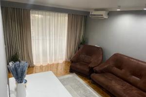 2-komnatnaya Apartments, Thubun