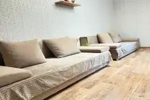 posle remonta, voda kruglosutochnaya, v tsentre goroda Apartments, Donetsk