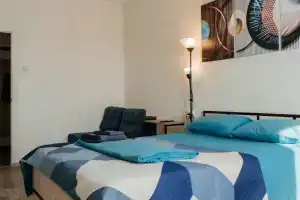 Otlichnaya v novom dome Apartments, Mirnyj