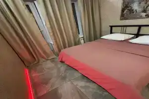 Bolshaya studiya v tsentre zheleznodorozhnogo Apartments, Zheleznodorozhnyy