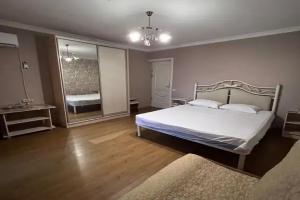 Tryohmestnyy nomer Komfort Apartments, Adler