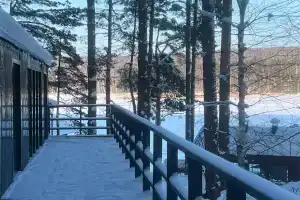 Dom 7 v lesu u reki Cottage, Chaykovsky