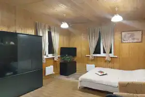 Uyutnyy domik v Dvortsovom sele Cottage, Misailova