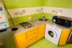 1 k v tsentre gorodaya, vozle morya ! Apartments, Mariupol