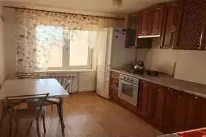 Tryohkomnatnaya s vidom na more Apartments, Mariupol