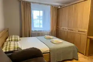 Uyutnaya s balkonom u stantsii metro Park kultury Apartments, Moscow