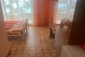 Tryohmestnyy nomer standart s vidom na more Apartments, Lazarevskoye