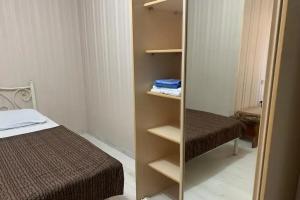 Dvuhmestnyy nomer s 1 krovatyu standart Apartments, Adler