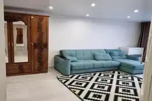 Tryohkomnatnaya v 300 metrah ot MKAD Apartments, Reutov