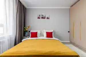 2 kom s vidom na gory Apartments, Almaty