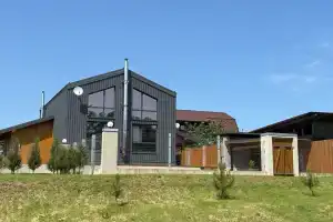 Guest house s baney na drovah