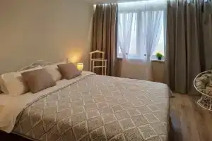 Prostornye apartamenty s shikarnym vidom na gorod i park, Ulyanovsk