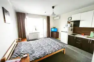 Chistaya, uyutnaya i komfortnaya studiya v Misaylovo. studiya s boylerom Apartments, Misailova