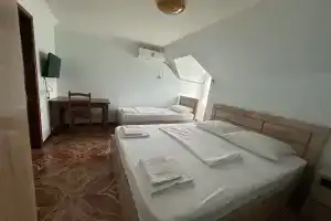 Tryohmestnyy nomer Apartments, Makhinjauri
