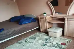 Dvuhmestnyy nomer s 1 krovatyu standart Apartments, Berdyansk