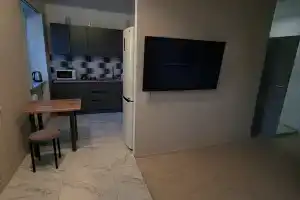 Apartamenty v tsentre s vidom na park