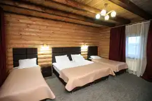 Chetyryohmestnyy nomer uluchshennyy Apartments