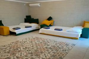 Semeynyy nomer lyuks s vidom na more Apartments, Candripsh