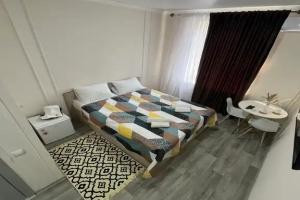 Dvuhmestnyy nomer s 1 krovatyu no6 standart Apartments, Derbent