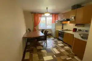 Uyutnaya ryadom s Aeroportom Tolmachevo Apartments, Ob'