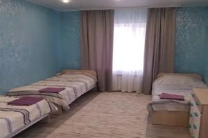 Tryohmestnyy nomer lyuks Apartments, Yalutorovsk