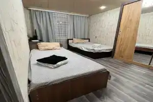 Uyutnaya dvuhkomnatnaya na pyat spalnyh mest Apartments, Sukhoy Log