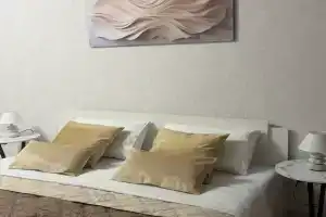 posutochno v tsentre goroda novostroy! Apartments, Mariupol