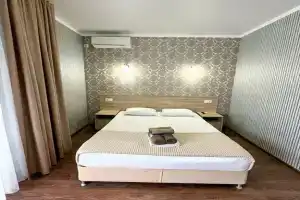 Chetyryohmestnyy nomer uluchshennyy Apartments, Lazarevskoye