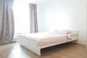 Novaya chistaya i svetlaya v ZhK Stolichnye Polyany Apartments, Gavrikovo