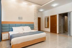 Lyuks s dzhakuzi, saunoy i kaminom Apartments, Balashikha