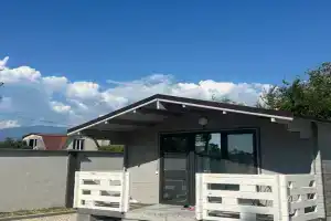 Domik Cottage, Candripsh