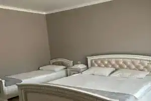 Komnata Apartments, Alakhadzi
