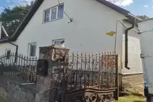 Chast doma s otdelnym vhodom Cottage, Koceni