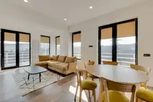 Novaya v novom dome v 15 minutah ot tsentra Apartments