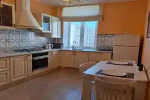 Glavnaya peshehodnaya ulitsa, prostornaya v tsentre goroda Apartments