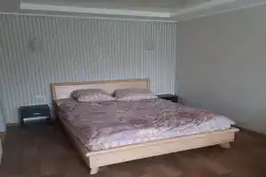 Uyutnaya studiya v Tsentre goroda Apartments, Mariupol