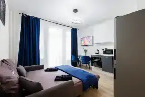 Svetlaya studiya Apartments, Korobova