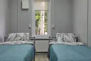 Dvuhmestnyy nomer s 2 otdelnymi krovatyami standart Apartments