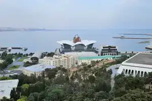 s vidom na more i gorod Apartments, Baku