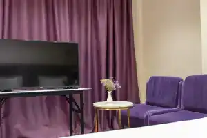 Dvuhmestnyy nomer s 1 krovatyu uluchshennyy Apartments, Bishkek