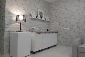 Uyutnaya studiya ryadom s aeroportom Tolmachevo Apartments, Ob'