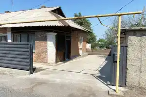 Uyutnyy otdelnyy dom v tihom meste Cottage, Shakhty