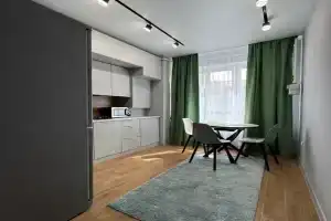 Sovremennaya, uyutnaya s dizaynerskim remontom ryadom s morem Apartments, Mariupol