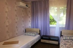 Tryohmestnyy nomer ekonom Apartments, Adler