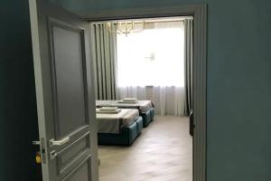 Dvuhmestnyy nomer s 1 krovatyu standart s vidom na more Apartments, Derbent