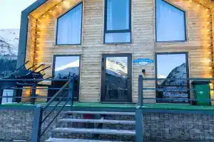 Loft_house_07, Tegenekli