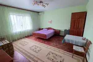Komnata v kottedzhe Apartments, Primorsko-Akhtarsk